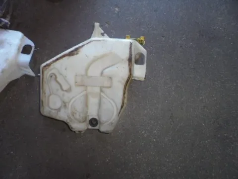 Δοχείο Υαλοκαθαριστήρων Με Μοτέρ για FORD FIESTA (1999 - 2002) Mk4b Δοχείο Υαλοκαθαριστήρων Με Μοτέρ για FORD FIESTA (1999 - 2002) Mk4b