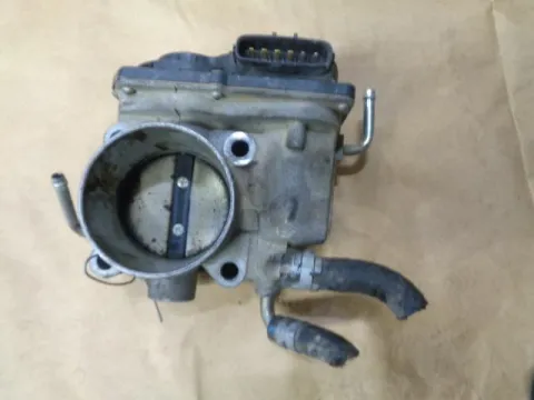 Σώμα Πεταλούδας (2203028070) για SUZUKI SWIFT (2006 - 2008) (RS) , (2008 - 2011) (RS) , TOYOTA COROLLA (2007 - 2010) , RAV-4 (2006 - 2009) (XA30) , (2009 - 2011) (XA30)    (55) Σώμα Πεταλούδας (2203028070) για SUZUKI SWIFT (2006 - 2008) (RS) , (2008 - 2011) (RS) , TOYOTA COROLLA (2007 - 2010) , RAV-4 (2006 - 2009) (XA30) , (2009 - 2011) (XA30)    (55)