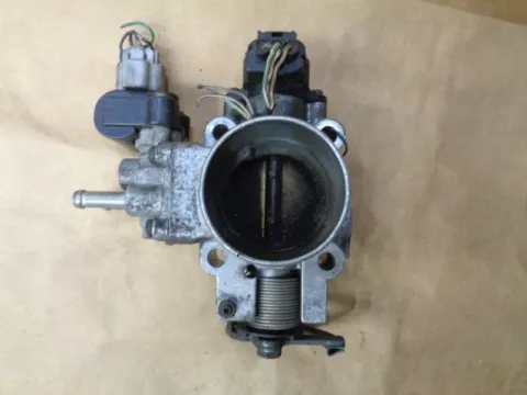 Σώμα Πεταλούδας  1340083E2 για SUZUKI BALENO (1998 - 2001) (SY) , WAGON R (2000 - 2003) (RB)  (50) Σώμα Πεταλούδας  1340083E2 για SUZUKI BALENO (1998 - 2001) (SY) , WAGON R (2000 - 2003) (RB)  (50)