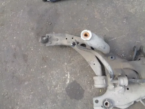 Ψαλίδι Εμπρός Αριστερό για FORD FOCUS (2004 - 2008) Mk2a (DA3 - C307) *ΔΒ* ΠΑΛΕΤΑ 241 *221810* Ψαλίδι Εμπρός Αριστερό για FORD FOCUS (2004 - 2008) Mk2a (DA3 - C307) *ΔΒ* ΠΑΛΕΤΑ 241 *221810*