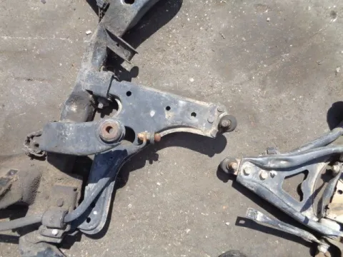 Ψαλίδι Εμπρός Δεξί για OPEL VECTRA (1996 - 1998) B , (1999 - 2002) B *ΔΒ* ΠΑΛΕΤΑ 240 *221785* Ψαλίδι Εμπρός Δεξί για OPEL VECTRA (1996 - 1998) B , (1999 - 2002) B *ΔΒ* ΠΑΛΕΤΑ 240 *221785*