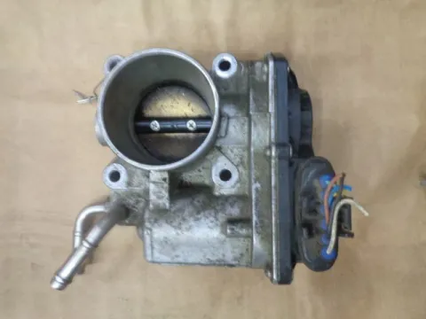 Σώμα Πεταλούδας 22030 22050 για TOYOTA COROLLA (2004 - 2007) (E120) , AVENSIS (2003 - 2006) (T250) , (2006 - 2008) (T250) Σώμα Πεταλούδας 22030 22050 για TOYOTA COROLLA (2004 - 2007) (E120) , AVENSIS (2003 - 2006) (T250) , (2006 - 2008) (T250)