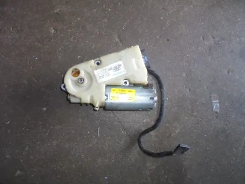 Ηλιοροφή Μοτέρ για AUDI A4 (1999 - 2001) (8D) Ηλιοροφή Μοτέρ για AUDI A4 (1999 - 2001) (8D)