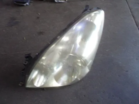 Φανάρι Εμπρός Αριστερό Ελαττωματική Βάση για TOYOTA COROLLA VERSO (2004 -2008) (R10)