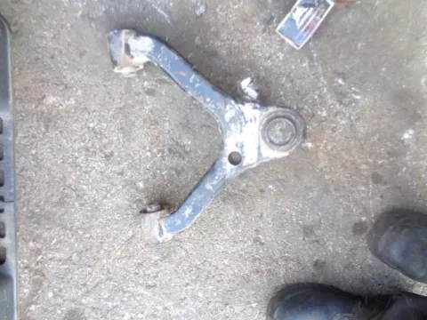 Ψαλίδι Εμπρός Δεξί Άνω για TOYOTA HI-LUX (2005 - 2009) (KUN10-20) Παλέτα 1 *223343* Ψαλίδι Εμπρός Δεξί Άνω για TOYOTA HI-LUX (2005 - 2009) (KUN10-20) Παλέτα 1 *223343*