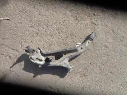 Ψαλίδι Εμπρός Δεξί για TOYOTA STARLET (1996 - 1999) (EP90-1) Ψαλίδι Εμπρός Δεξί για TOYOTA STARLET (1996 - 1999) (EP90-1)