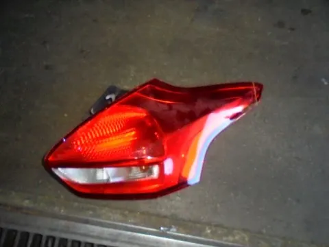 Φανάρι Πίσω Δεξί (ελαττωματικό)για FORD FOCUS (2014 - 2017) Ηatchback - 5dr Φανάρι Πίσω Δεξί (ελαττωματικό)για FORD FOCUS (2014 - 2017) Ηatchback - 5dr