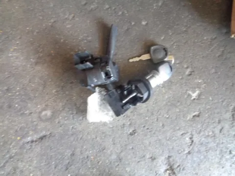 Διακόπτης Μίζας για SUZUKI IGNIS (2003 - 2008) (RM) Διακόπτης Μίζας για SUZUKI IGNIS (2003 - 2008) (RM)