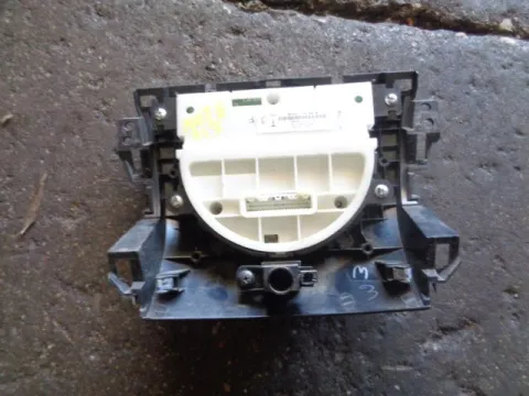 Χειριστήρια Καλοριφέρ (Με Κλίμα) για NISSAN NOTE (2013- ) -  Χειριστήρια Καλοριφέρ (Με Κλίμα) για NISSAN NOTE (2013- ) -