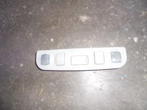Μπλαφονίερα Οροφής Κεντρική για AUDI A3 (1996 - 2000) (8L) , (2000 - 2003) (8L) Μπλαφονίερα Οροφής Κεντρική για AUDI A3 (1996 - 2000) (8L) , (2000 - 2003) (8L)