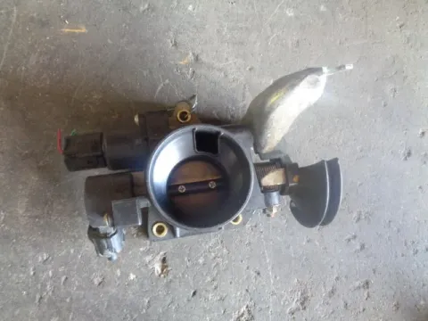 Σώμα Πεταλούδας  για PEUGEOT 107 (2006 - 2009) , TOYOTA AYGO (2005 - 2009) (B10) Σώμα Πεταλούδας  για PEUGEOT 107 (2006 - 2009) , TOYOTA AYGO (2005 - 2009) (B10)