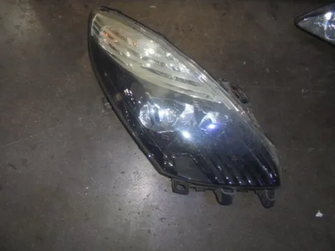 Φανάρι Εμπρός Δεξί για RENAULT SCENIC (2008 - 2012) (JZ) Φανάρι Εμπρός Δεξί για RENAULT SCENIC (2008 - 2012) (JZ)