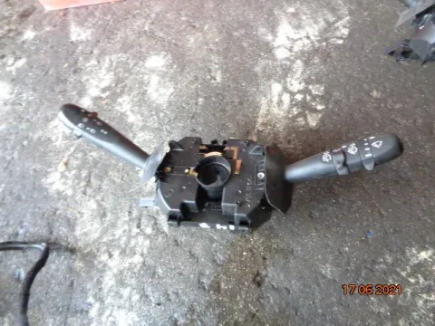 Διακόπτης Φώτων-Φλάς 735365510 για ALFA ROMEO 147 (2004 - 2010) (937) Διακόπτης Φώτων-Φλάς 735365510 για ALFA ROMEO 147 (2004 - 2010) (937)