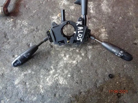 Διακόπτης Φώτων-Φλάς για CHEVROLET - DAEWOO KALOS (2003 - 2004) (T200) Διακόπτης Φώτων-Φλάς για CHEVROLET - DAEWOO KALOS (2003 - 2004) (T200)