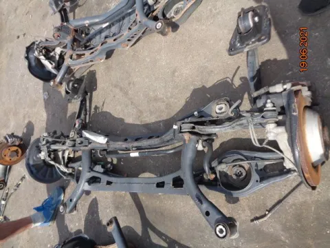 Πίσω Άξονας Δισκόπλακες -ABS για VW PASSAT (2014 - )  *ΔΒ* Πίσω Άξονας Δισκόπλακες -ABS για VW PASSAT (2014 - )  *ΔΒ*