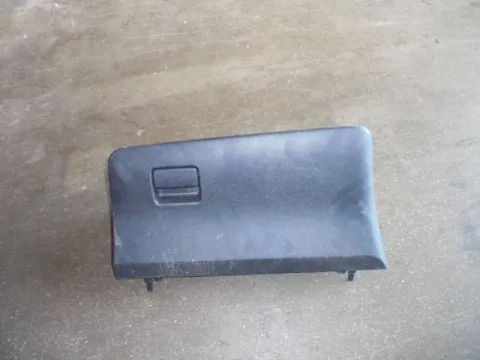 Ντουλαπάκι για TOYOTA YARIS (2015 - 2017) *Γ* Ντουλαπάκι για TOYOTA YARIS (2015 - 2017) *Γ*