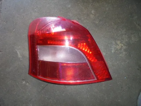 Φανάρι Πίσω Αριστερό (Ελαττωματικό) για TOYOTA YARIS (2006 - 2009) (KL9) Φανάρι Πίσω Αριστερό (Ελαττωματικό) για TOYOTA YARIS (2006 - 2009) (KL9)