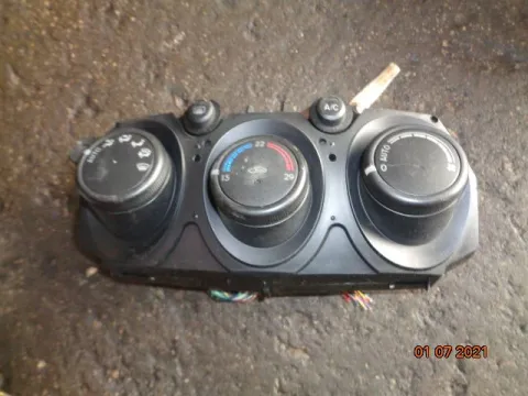 Χειριστήρια Καλοριφέρ (DF7361190C) για MAZDA 2 (2005 - 2007) (DE) , (2008 - 2011) (DE) ΤΕΛΑΡΟ 4*253844 Χειριστήρια Καλοριφέρ (DF7361190C) για MAZDA 2 (2005 - 2007) (DE) , (2008 - 2011) (DE) ΤΕΛΑΡΟ 4*253844