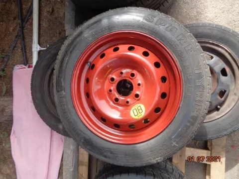 Ρεζέρβα Pirelli (135/80/R13) για FIAT PUNTO (1999 - 2003) (188) , (2003 - 2008) (188) *ΔΒ* Ρεζέρβα Pirelli (135/80/R13) για FIAT PUNTO (1999 - 2003) (188) , (2003 - 2008) (188) *ΔΒ*