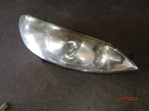 Φανάρι Εμπρός Δεξί (1 Σπασμένη Βάση) για PEUGEOT 407 (2004 - 2008) (6D_) Φανάρι Εμπρός Δεξί (1 Σπασμένη Βάση) για PEUGEOT 407 (2004 - 2008) (6D_)