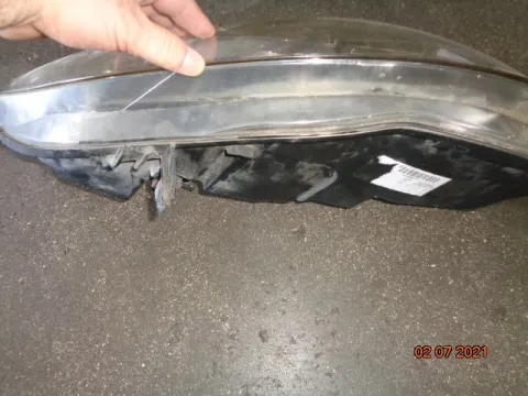 Φανάρι Εμπρός Δεξί (1 Σπασμένη Βάση) για PEUGEOT 407 (2004 - 2008) (6D_) -  Φανάρι Εμπρός Δεξί (1 Σπασμένη Βάση) για PEUGEOT 407 (2004 - 2008) (6D_) -