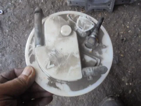 Αντλία Καυσίμου (Τρόμπα Βενζίνης) για TOYOTA YARIS (2009 - 2012) (XP90) Αντλία Καυσίμου (Τρόμπα Βενζίνης) για TOYOTA YARIS (2009 - 2012) (XP90)