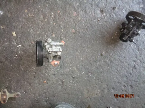 Αντλία Υδραυλικού Τιμονιού για RENAULT LAGUNA (2001 - 2005) (BG) (KG) Αντλία Υδραυλικού Τιμονιού για RENAULT LAGUNA (2001 - 2005) (BG) (KG)