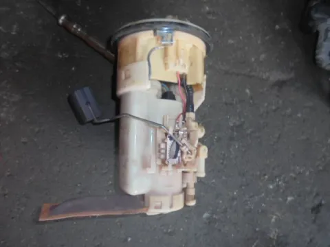 Αντλία Καυσίμου (Τρόμπα Βενζίνης) για TOYOTA YARIS (1999 - 2002) (XP10) Αντλία Καυσίμου (Τρόμπα Βενζίνης) για TOYOTA YARIS (1999 - 2002) (XP10)