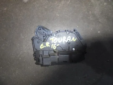 Ηλεκτρομαγνητική Κλειδαριά Εμπρός Δεξιά 7pin για VW TOURAN (2015 - ) Ηλεκτρομαγνητική Κλειδαριά Εμπρός Δεξιά 7pin για VW TOURAN (2015 - )