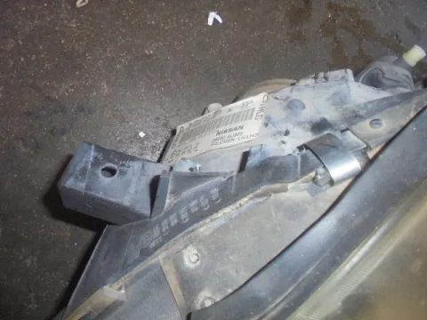 Φανάρι Εμπρός Αριστερό (Σπασμένη Βάση) για NISSAN PRIMERA (2002 - 2007) (P12) -  Φανάρι Εμπρός Αριστερό (Σπασμένη Βάση) για NISSAN PRIMERA (2002 - 2007) (P12) -