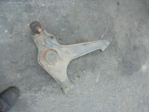Ψαλίδι Εμπρός Αριστερό για FORD TRANSIT (1995 - 2000) (EA_) Ψαλίδι Εμπρός Αριστερό για FORD TRANSIT (1995 - 2000) (EA_)