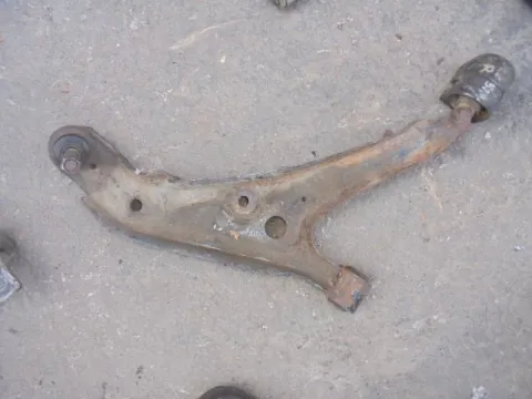 Ψαλίδι Εμπρός Δεξί για NISSAN PRIMERA (1996 - 1999) (P11) Ψαλίδι Εμπρός Δεξί για NISSAN PRIMERA (1996 - 1999) (P11)