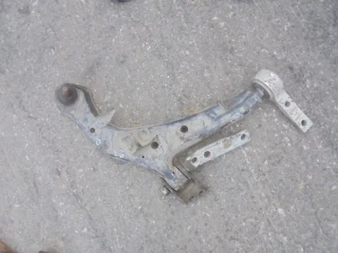 Ψαλίδι Εμπρός Δεξί για NISSAN PRIMERA (2002 - 2007) (P12) Ψαλίδι Εμπρός Δεξί για NISSAN PRIMERA (2002 - 2007) (P12)