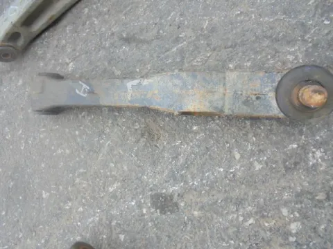 Ψαλίδι Εμπρός Αριστερό για SUZUKI WAGON R (2000 - 2003) (RB) Ψαλίδι Εμπρός Αριστερό για SUZUKI WAGON R (2000 - 2003) (RB)