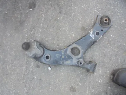 Ψαλίδι Εμπρός Δεξί για TOYOTA RAV-4 (2006 - 2009) (XA30) Ψαλίδι Εμπρός Δεξί για TOYOTA RAV-4 (2006 - 2009) (XA30)
