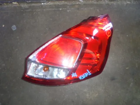 Φανάρι Πίσω Δεξί (Ραγισμένο) για FORD FIESTA (2012 - 2017) Mk7 Φανάρι Πίσω Δεξί (Ραγισμένο) για FORD FIESTA (2012 - 2017) Mk7