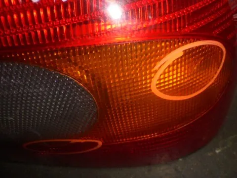 Φανάρι Πίσω Δεξί (Ραγισμένο) για FORD MONDEO (1996 - 2000) Mk2 (BAP) Liftback - 5dr - 