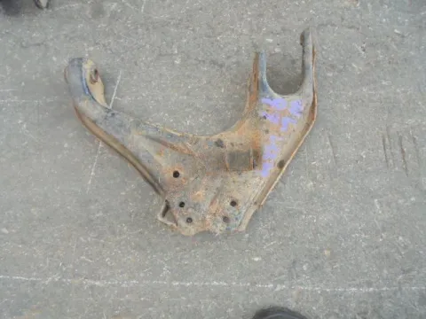 Ψαλίδι Εμπρός Αριστερό Κάτω για VW TARO (1994 - 1997) Ψαλίδι Εμπρός Αριστερό Κάτω για VW TARO (1994 - 1997)