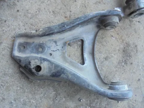 Ψαλίδι Εμπρός Αριστερό για RENAULT CLIO (1998 - 2001) (BB_) (CB_) Ψαλίδι Εμπρός Αριστερό για RENAULT CLIO (1998 - 2001) (BB_) (CB_)