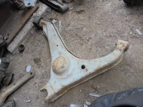 Ψαλίδι Πίσω Αριστερό για SUZUKI SWIFT (1992 - 1996) (SF) Ψαλίδι Πίσω Αριστερό για SUZUKI SWIFT (1992 - 1996) (SF)