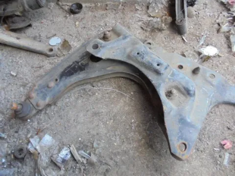 Ψαλίδι Εμπρός Αριστερό για FORD FIESTA (1996 - 1999) Mk4a Ψαλίδι Εμπρός Αριστερό για FORD FIESTA (1996 - 1999) Mk4a