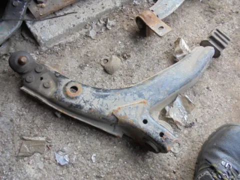 Ψαλίδι Εμπρός Δεξί για CHEVROLET - DAEWOO LANOS (1997 - 2000) (T100) Ψαλίδι Εμπρός Δεξί για CHEVROLET - DAEWOO LANOS (1997 - 2000) (T100)