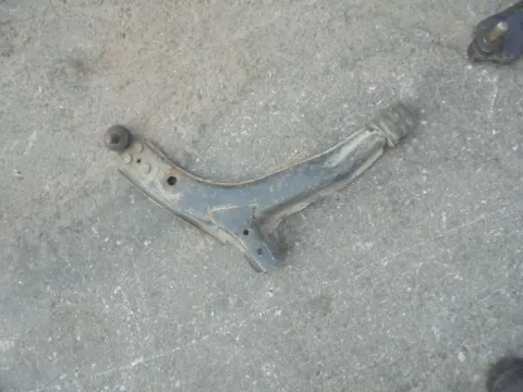 Ψαλίδι Εμπρός Δεξί για CHEVROLET - DAEWOO LANOS (1997 - 2000) (T100) Ψαλίδι Εμπρός Δεξί για CHEVROLET - DAEWOO LANOS (1997 - 2000) (T100)