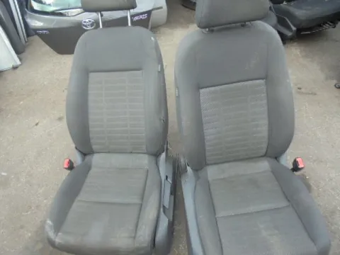 Καθίσματα Σετ Εμπρός Με Αερόσακους για VW GOLF (2004 - 2008) Mk5 (1K1) *Α* Καθίσματα Σετ Εμπρός Με Αερόσακους για VW GOLF (2004 - 2008) Mk5 (1K1) *Α*