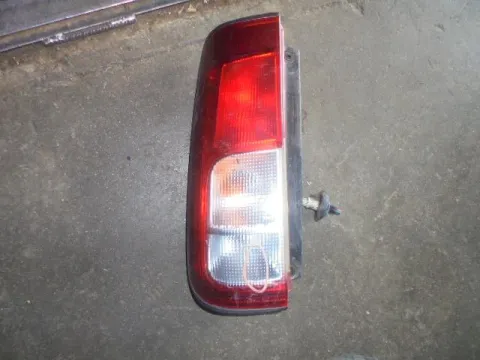 Φανάρι Πίσω Αριστερό (Ραγισμένο) για SUZUKI IGNIS (2000 - 2003) (RG) Φανάρι Πίσω Αριστερό (Ραγισμένο) για SUZUKI IGNIS (2000 - 2003) (RG)