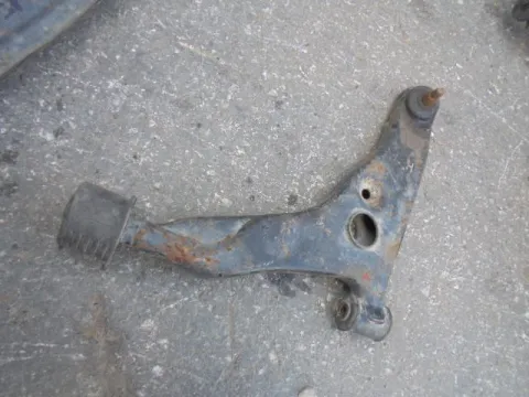 Ψαλίδι Εμπρός Αριστερό για MITSUBISHI COLT (1999 - 2004) (CJ) Ψαλίδι Εμπρός Αριστερό για MITSUBISHI COLT (1999 - 2004) (CJ)