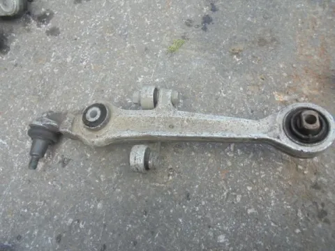 Ψαλίδι Εμπρός Αριστερό Κάτω για AUDI A4 (1995 - 1998) (8D) Ψαλίδι Εμπρός Αριστερό Κάτω για AUDI A4 (1995 - 1998) (8D)