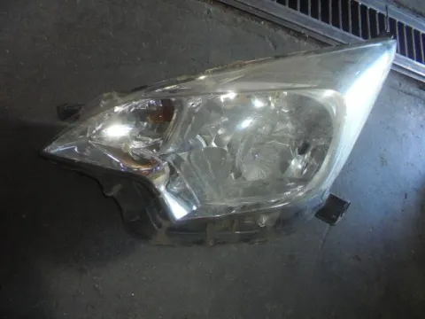 Φανάρι Εμπρός Αριστερό για TOYOTA VERSO S (2011 - 2014) Φανάρι Εμπρός Αριστερό για TOYOTA VERSO S (2011 - 2014)