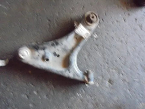 Ψαλίδι Εμπρός Δεξί για DAIHATSU TERIOS (2006 - 2009) (J200) Ψαλίδι Εμπρός Δεξί για DAIHATSU TERIOS (2006 - 2009) (J200)