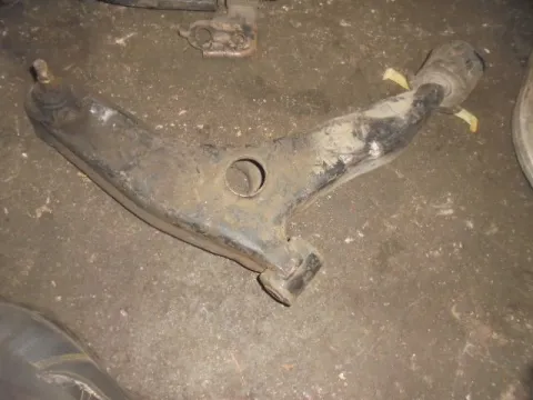 Ψαλίδι Εμπρός Δεξί για MITSUBISHI CARISMA (1996 - 1999) (DA) Ψαλίδι Εμπρός Δεξί για MITSUBISHI CARISMA (1996 - 1999) (DA)